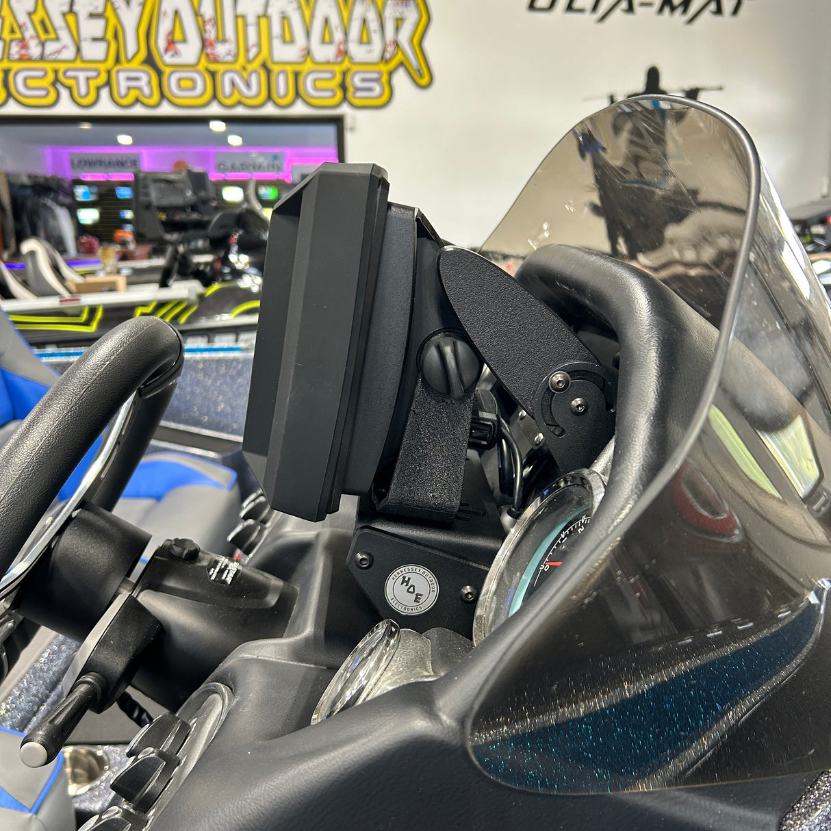 H.O.E. SINGLE CONSOLE MOUNT SYSTEM - TRITON TRX18/19, TRX179/189