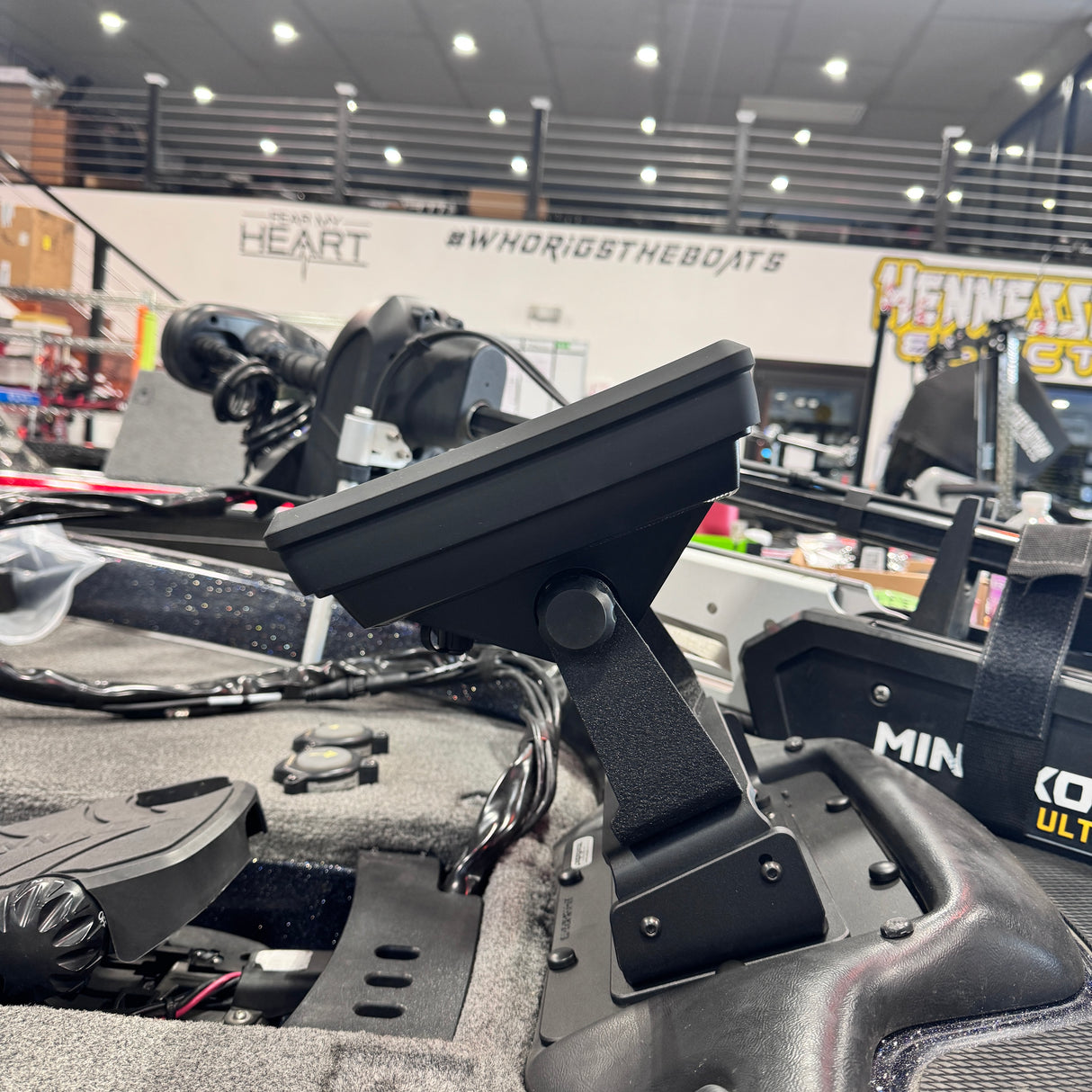 H.O.E. SINGLE BOW MOUNT SYSTEM - 2017 PHOENIX 818, 819, 919, 920 PRO 10.7"W X 7.7"H