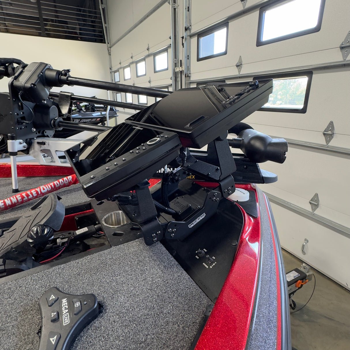 H.O.E. DUAL BOW MOUNT SYSTEM - CAYMAS CX18/CX19 2019+