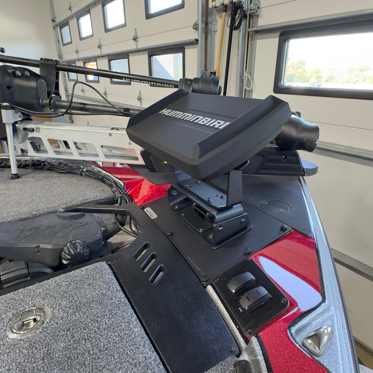 H.O.E. SINGLE BOW MOUNT SYSTEM - TRITON XP SERIES 2024+