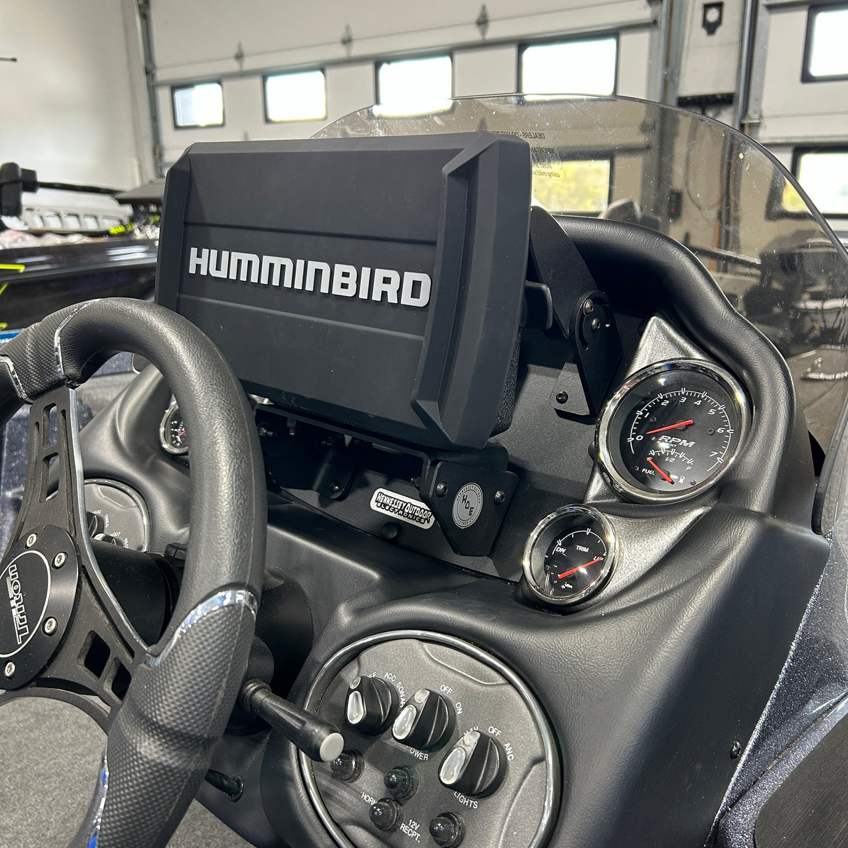 N H.O.E SINGLE CONSOLE MOUNT SYSTEM - TRITON TRX18/19, TRX179/189