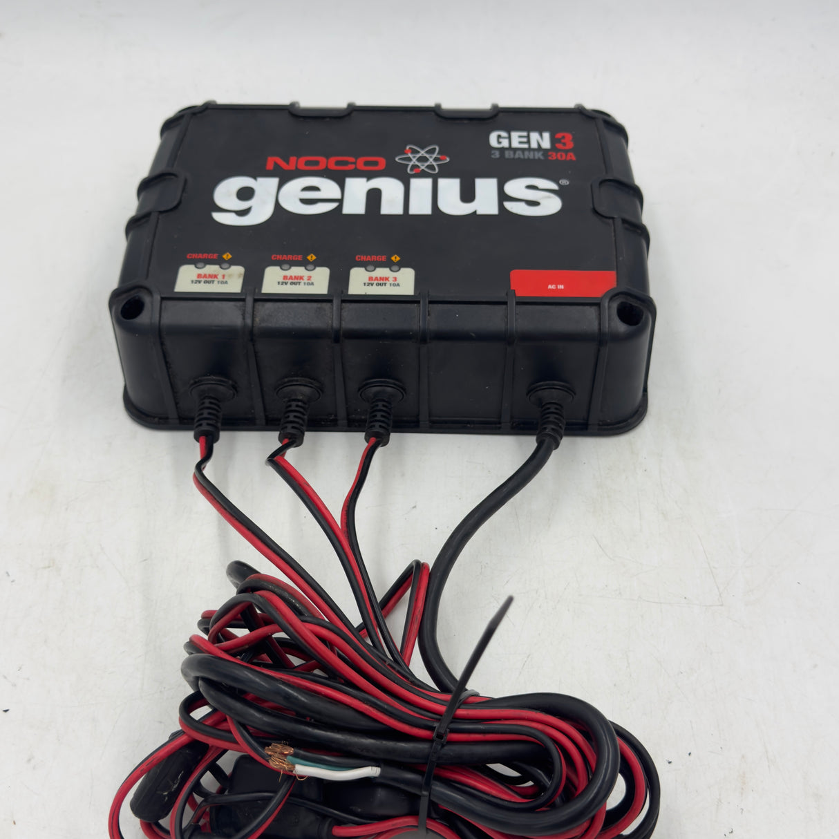 NOCO GENIUS 3 BANK CHARGER